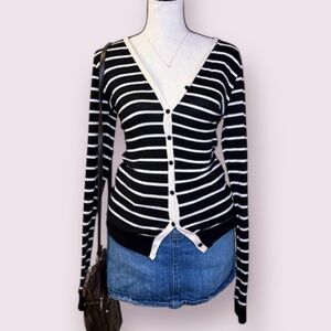 Poof 2000s Y2K Black & White Stripe striped sweater cardigan size 8